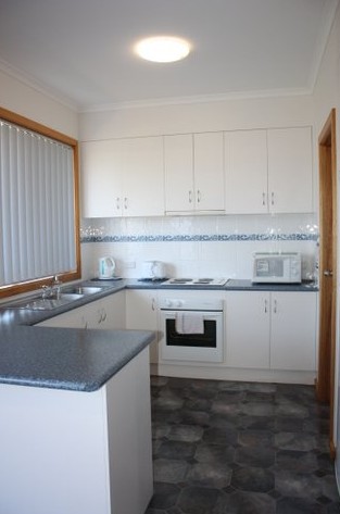Robe Dolphin Court Apartments - Lismore Accommodation 1