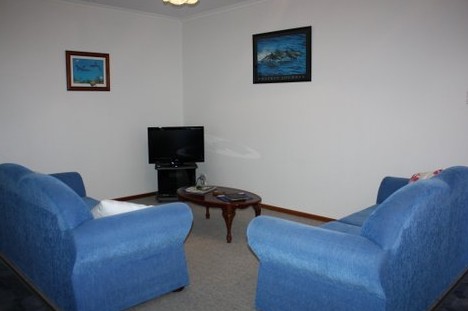 Robe Dolphin Court Apartments - Lismore Accommodation 4