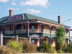 Streaky Bay Hotel Motel - Mackay Tourism