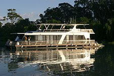 Whitewater Houseboat - Port Augusta Accommodation