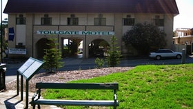 Tollgate Motel - Accommodation Whitsundays 0