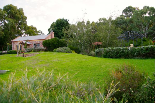 Pear Tree Hollow - Accommodation Redcliffe