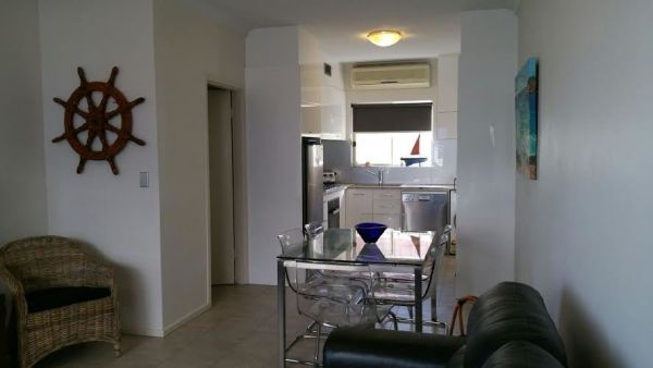 Acaill Accommodation - Accommodation in Surfers Paradise 4