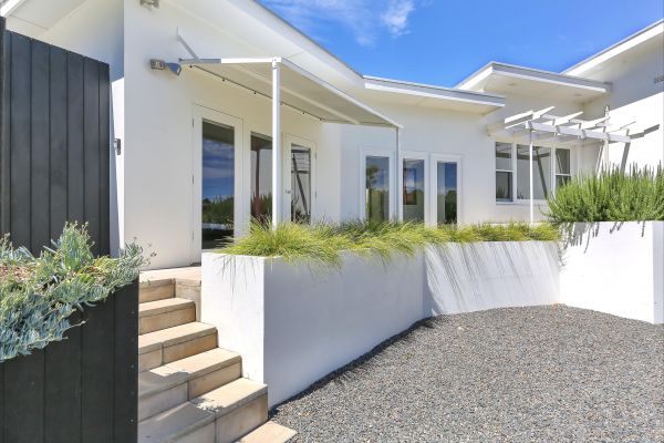 Barossa White House: The West Wing - Accommodation in Surfers Paradise 10