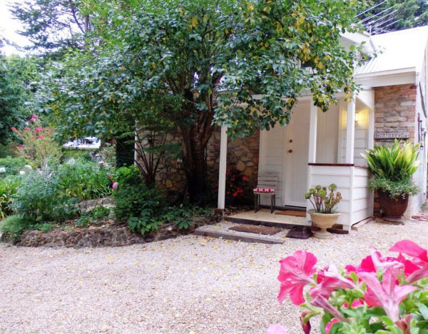 Harcourt Elms Bed And Breakfast - Accommodation Redcliffe 1