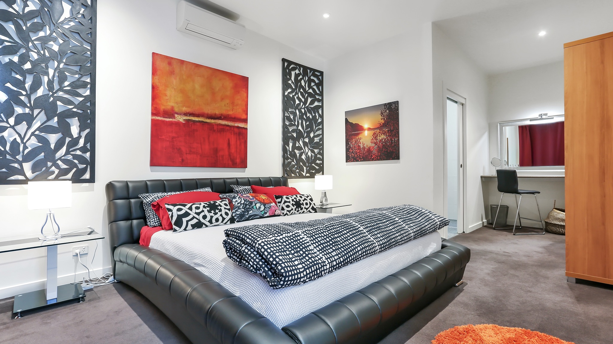 Barossa White House: The West Wing - Accommodation in Surfers Paradise 0