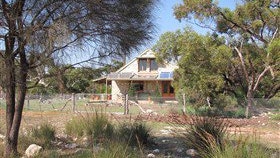 Broken Gum Country Retreat - Accommodation Redcliffe 0