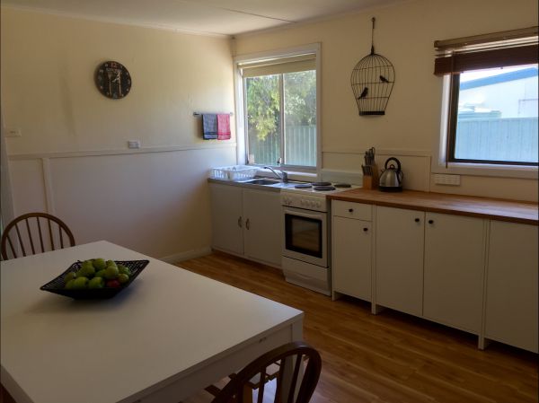 Mel Jays In Kingscote - Geraldton Accommodation 1