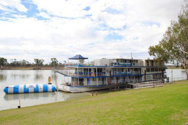 Murray River Queen Backpackers - Accommodation in Surfers Paradise 1
