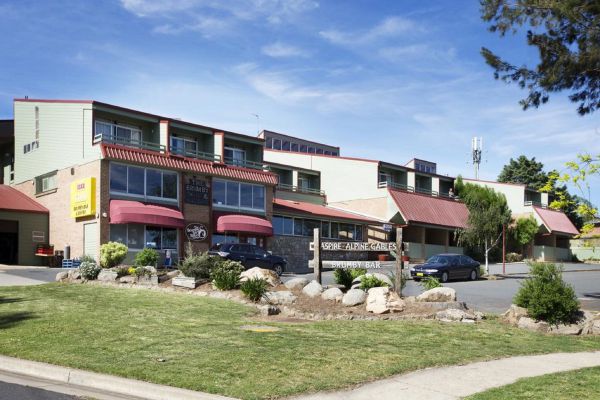 Aspire Alpine Gables And Brumby Bar - Dalby Accommodation 0