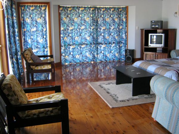 Baudins View Holiday House - Perisher Accommodation 1