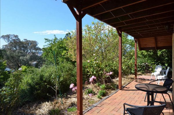 Beechworth Camellia Cottage - Accommodation Redcliffe 1