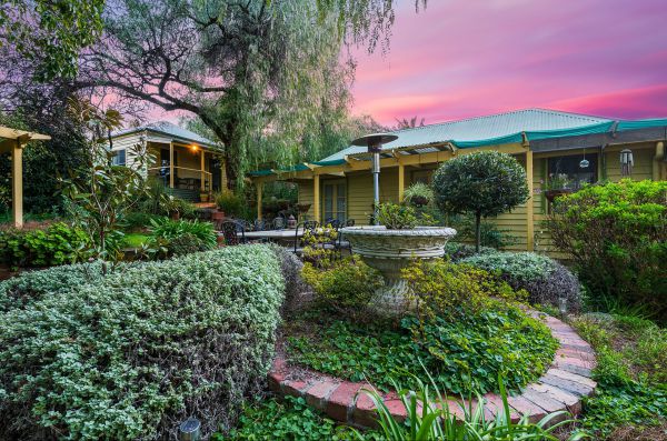 Bendigo Cottages Bed And Breakfast - Accommodation Redcliffe 0