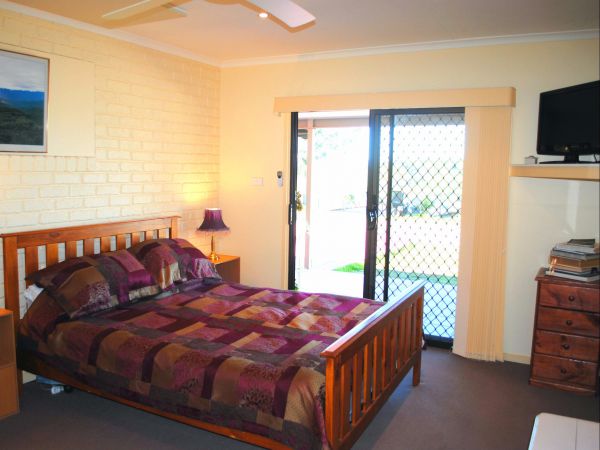 Winton Bethal Accommodation Unit - Accommodation in Surfers Paradise 6