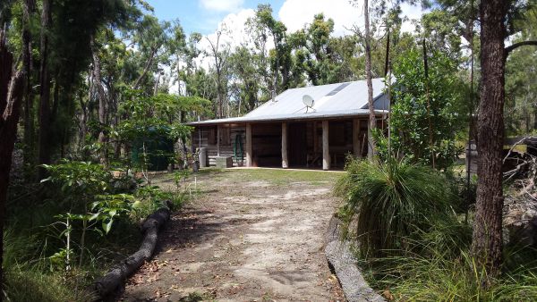 Byfield Cabins on Waterpark Creek - C Tourism