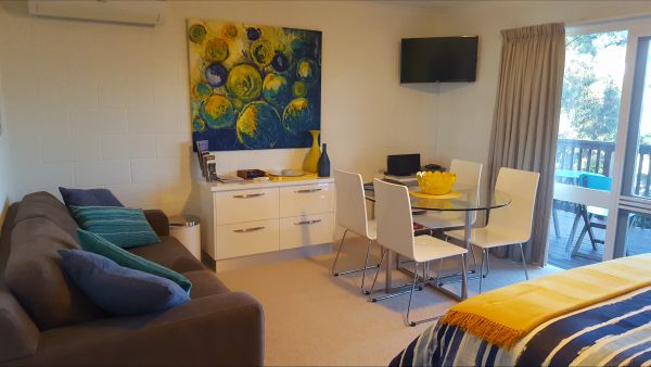 Charbella's On Norma - Accommodation Redcliffe 3
