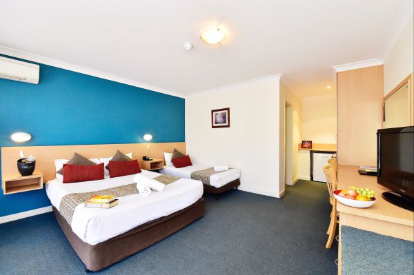 Diplomat Alice Springs - Accommodation in Surfers Paradise 4