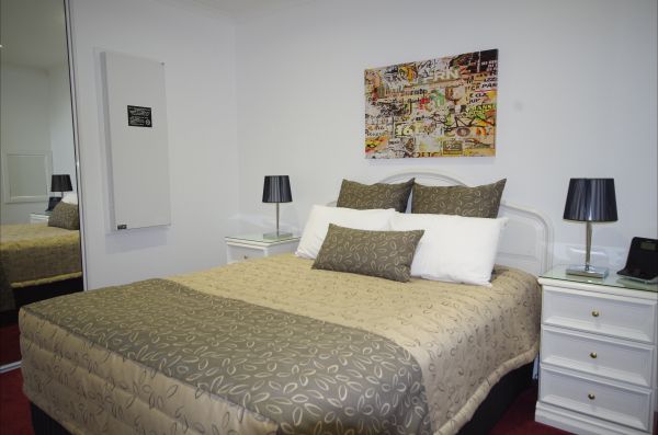 Ensenada Motor Inn And Suites - Grafton Accommodation 5