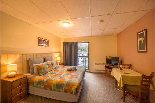 Falls Creek Country Club - Accommodation in Surfers Paradise 8