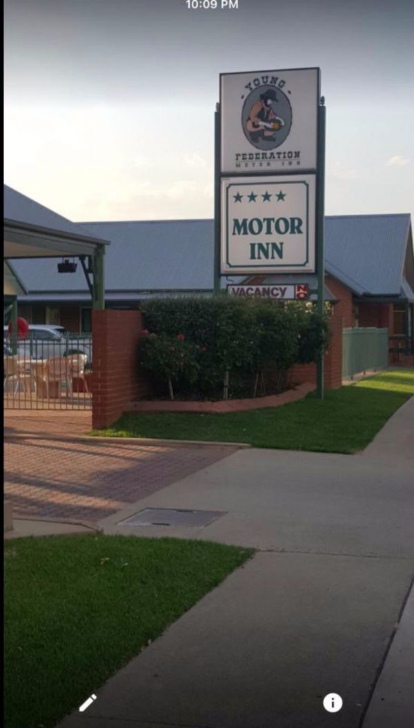 Federation Motor Inn Young - Tourism Canberra