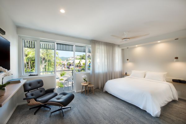 Heart Hotel And Gallery Whitsundays - Geraldton Accommodation 0