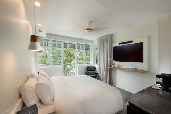 Heart Hotel And Gallery Whitsundays - Nambucca Heads Accommodation 3