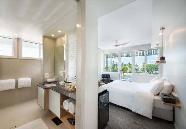 Heart Hotel And Gallery Whitsundays - Nambucca Heads Accommodation 5