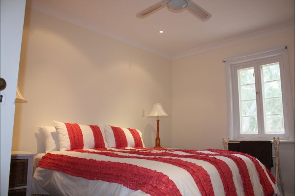 Hughes Park Cottage & Weddings - Accommodation Redcliffe 1