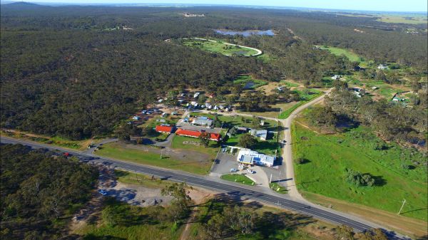 Inglewood Motel And Caravan Park - Accommodation Redcliffe 2