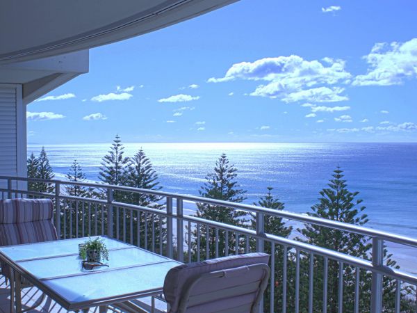 Indigo Blue Beachfront Holiday Apartments - Surfers Gold Coast 0