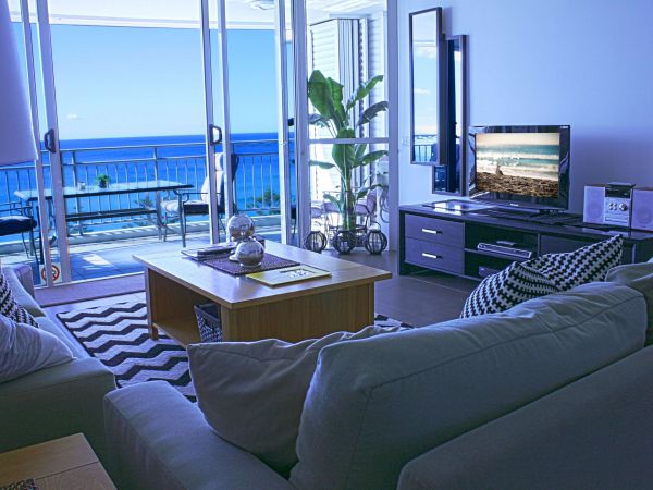 Indigo Blue Beachfront Holiday Apartments - Accommodation in Surfers Paradise 3