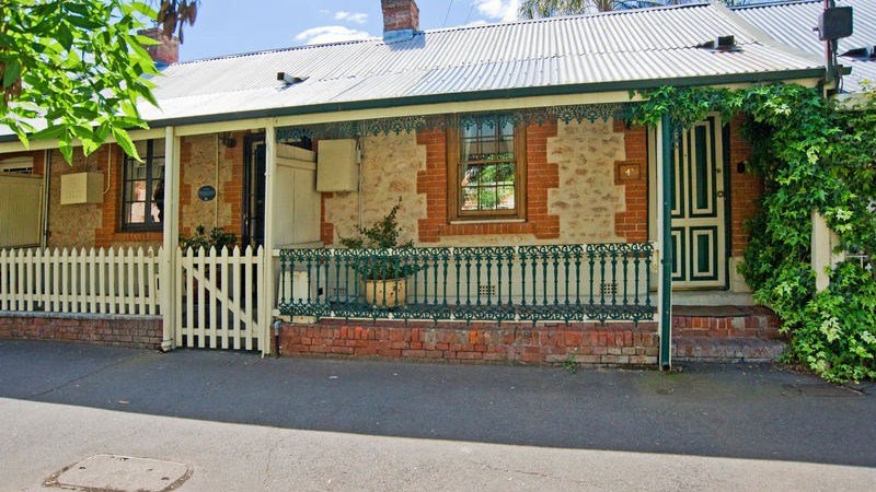 The Lion Cottage - Accommodation Mt Buller 0
