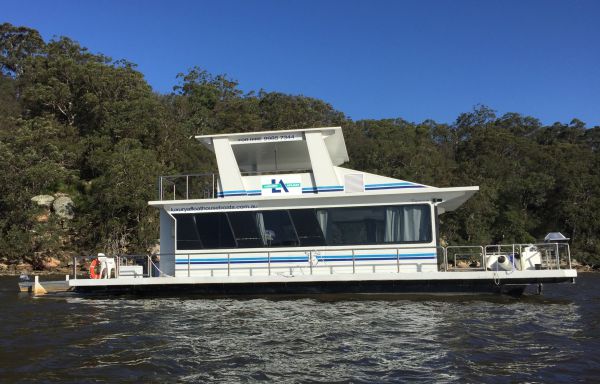 Luxury Afloat Hawkesbury River And Brooklyn - Accommodation in Surfers Paradise 3