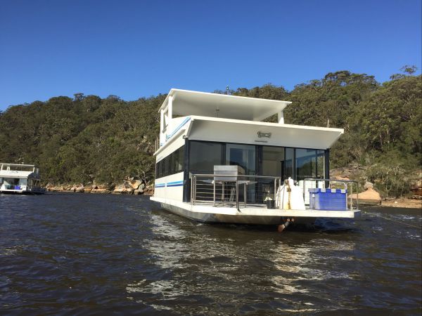 Luxury Afloat Hawkesbury River And Brooklyn - Accommodation in Surfers Paradise 4