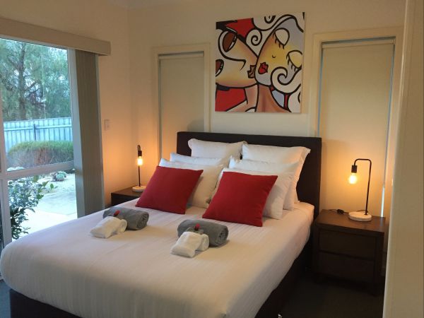 Lyreen's Apartment Bed And Breakfast - Surfers Gold Coast 2