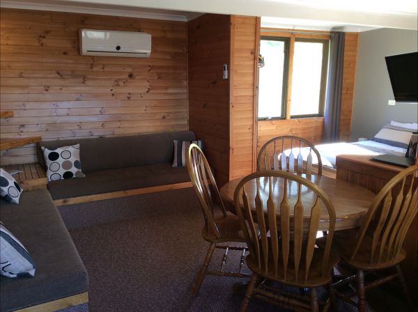 Mole Creek Cabins - Accommodation Redcliffe 5
