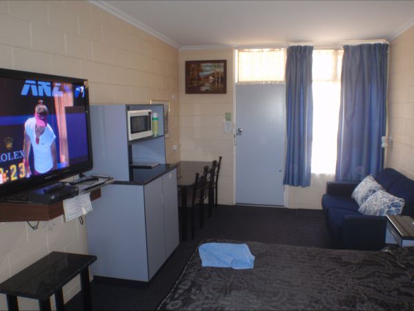 Murray Bridge Central Olympic Motel And Cottages - Accommodation in Surfers Paradise 6
