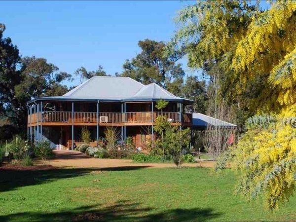 Riverwood Retreat - Accommodation Australia
