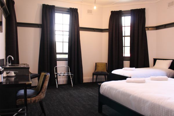 Royal Hotel Ryde - Perisher Accommodation 6
