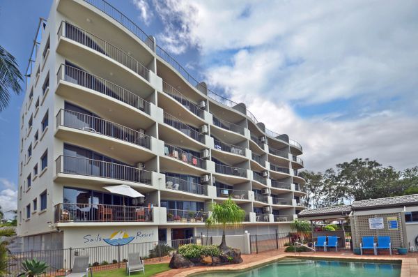 Sails Resort On Golden Beach - Accommodation in Surfers Paradise 2
