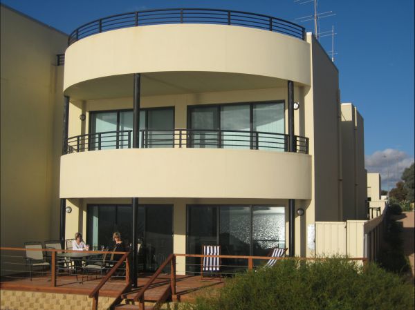 Sandcastles - Accommodation in Surfers Paradise 0