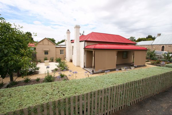 Shurdingtons Cottage - Accommodation Port Macquarie 6