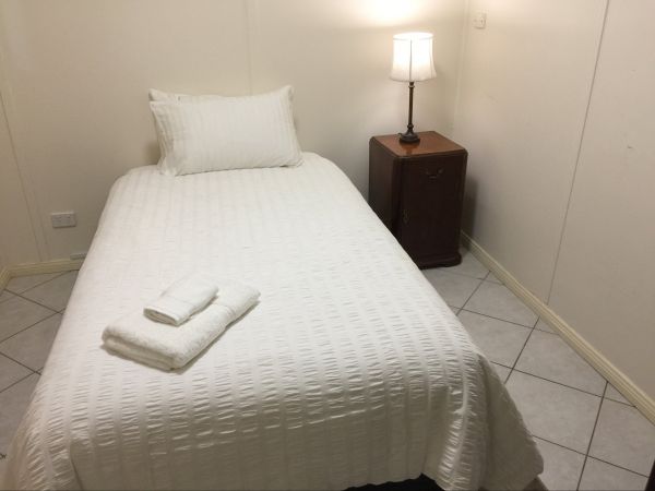 Smith Street Cottage - Accommodation in Surfers Paradise 4