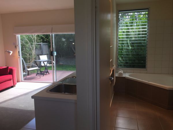 Springtide Studio Apartments - Accommodation Port Macquarie 6