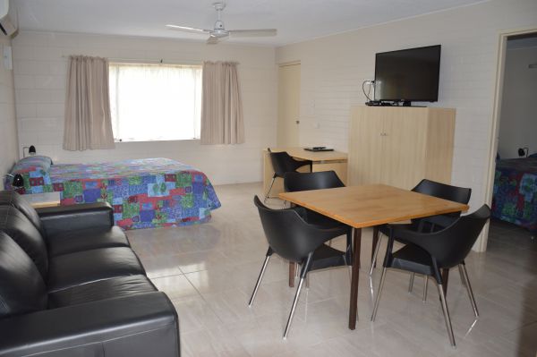 The Rover Holiday Units/Motel - Accommodation Melbourne 4