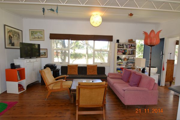 The Classic Beach House - Accommodation Redcliffe 2