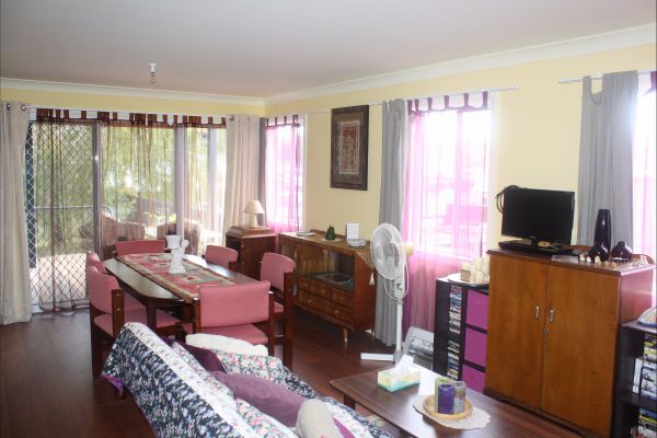 The Red House - Accommodation in Surfers Paradise 2