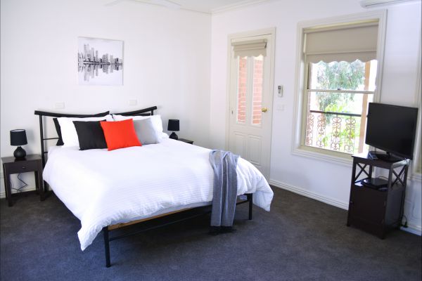 Turner Terrace - Accommodation Redcliffe 2