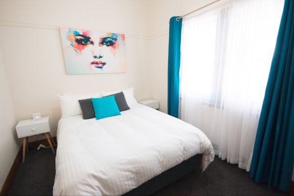 Wang Stays And Short Stops - Accommodation in Surfers Paradise 9