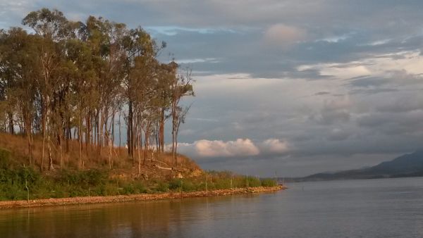 Lake Awoonga Caravan Park - thumb 1